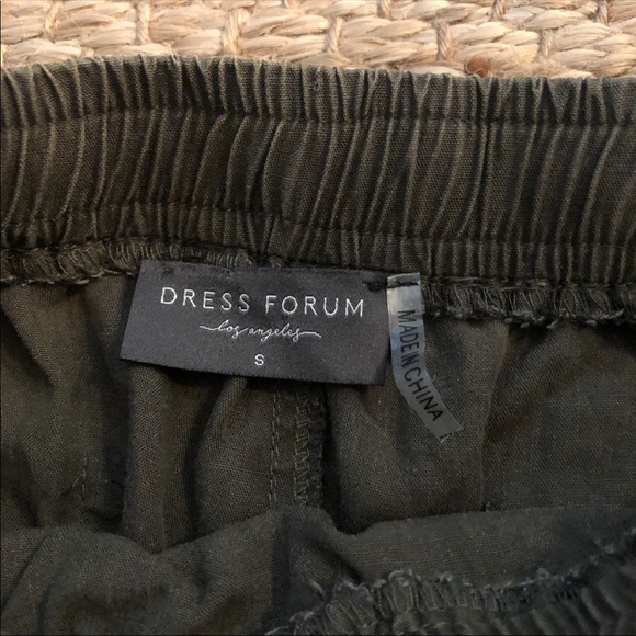 Green Cargo Cropped Pants - Picture 4 of 4